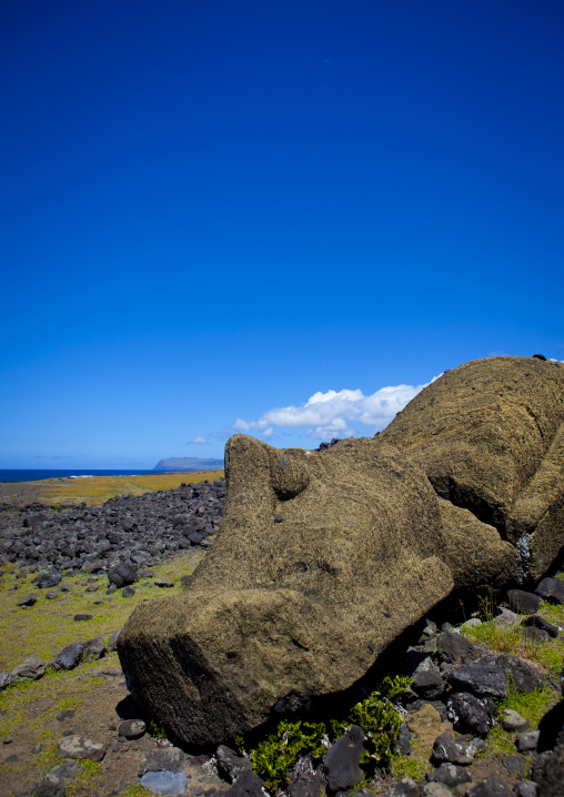 Fallen moais at ahu maki, Easter Island, Hanga Roa, Chile