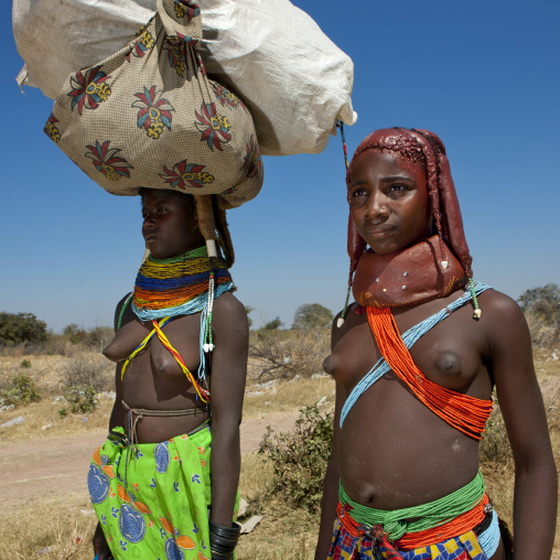 Mumuhuila Women, Angola