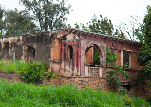 Old ruined portuguese colonial villa, Huambo Province, Huambo, Angola