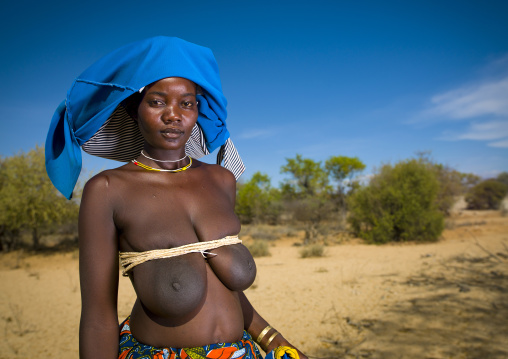 Mukubal Woman With Ompota Headdress And Oyonduthi Bra, Virie Area, Angola