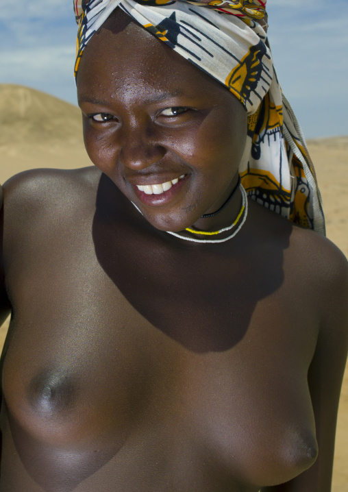 Topless Mucuroca Woman In Twe Village, Sao Joao Do Sul Area, Angola