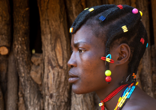 Mudimba tribe woman hairstyle, Cunene Province, Cahama, Angola