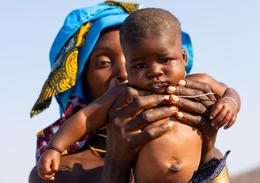 Mucubal tribe woman with her child, Namibe Province, Virei, Angola