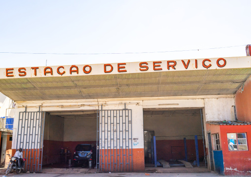 Car garage, Huila Province, Lubango, Angola