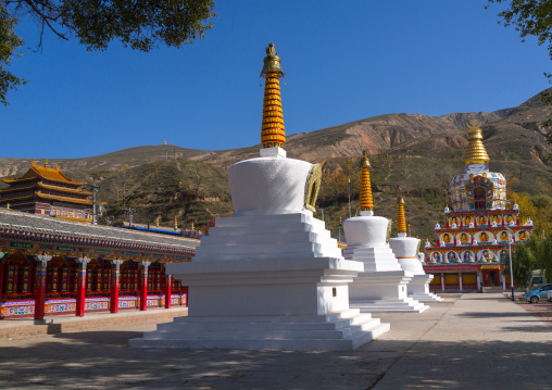 Stupas in Wutun si monastery, Qinghai province, Wutun, China