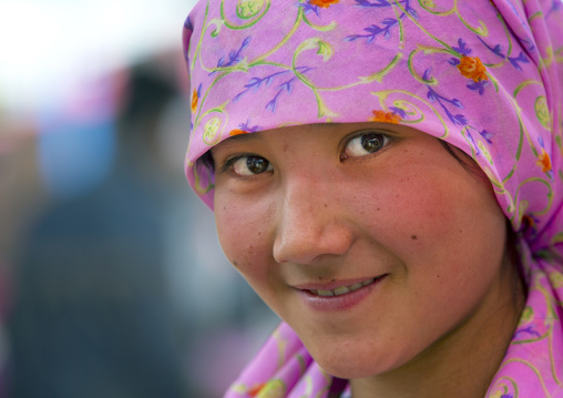 Young Uyghur Woman, Serik Buya Market, Yarkand, Xinjiang Uyghur Autonomous Region, China