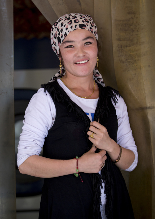 Young Uyghur Woman, Serik Buya Market, Yarkand, Xinjiang Uyghur Autonomous Region, China