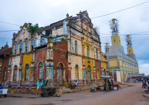 Benin, West Africa, Porto-Novo, the new and old mosque