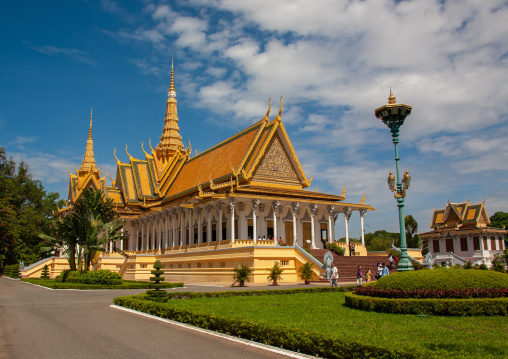 The throne hall inside the royal palace complex, Phnom Penh province, Phnom Penh, Cambodia