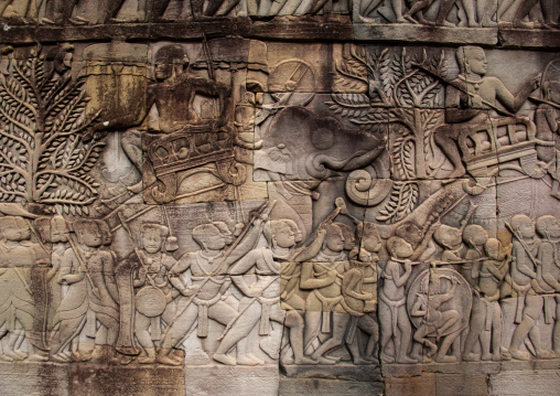 Warlike bas-relief on the walls, Siem Reap Province, Angkor, Cambodia