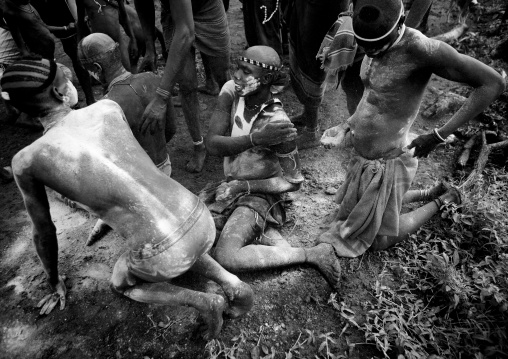 Bodi Men Putting Ash On Their Bodies As A Symbol Kael New Year Ceremony Omo Valley Ethiopia