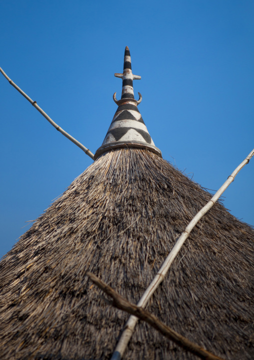 Pot On Top Of Thatch Roof  In Nuer Tribe, Gambela, Ethiopia