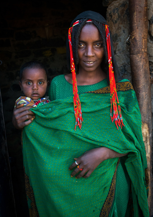Afar tribe woman with her baby, Afar region, Erta ale, Ethiopia