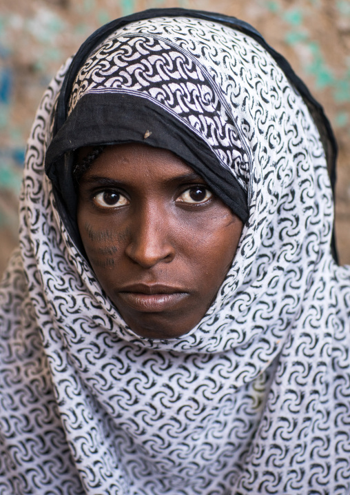 Afar tribe woman with scarifications on her face, Afar region, Assayta, Ethiopia