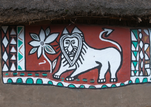 Ethiopia, Kembata, Alaba Kuito, lion on a painted house