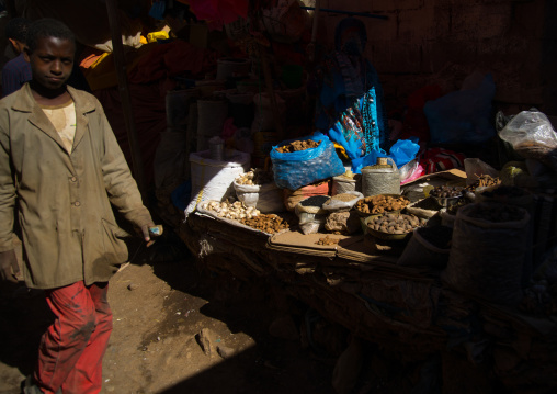 Spice and grain market in the old town, Harari Region, Harar, Ethiopia