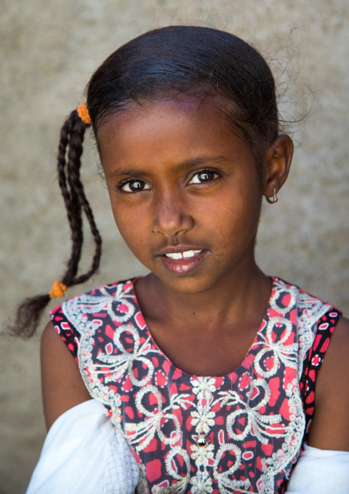 Portrait of an ethiopian child girl, Afar region, Assaita, Ethiopia