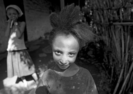 Girl s hair being done, Mojo market, Ethiopia