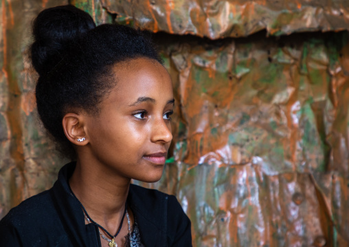 cute Ethiopian young woman, Harari region, Harar, Ethiopia
