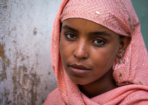 Portrait of a young ethiopian woman, Harari region, Harar, Ethiopia