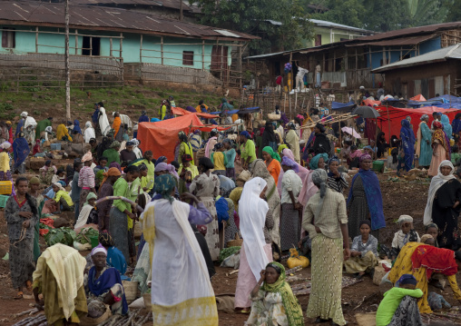 Crowd Of Oromo Women On The Marketplace Of Kumbi, Ethiopia