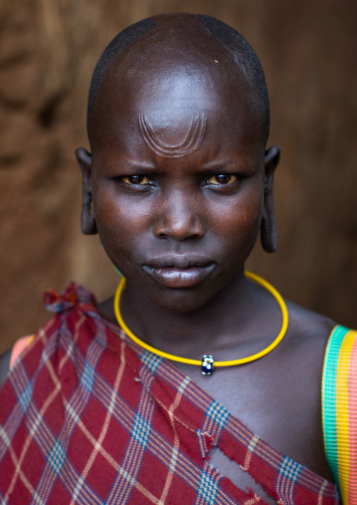 Portrait of a suri tribe woman, Omo valley, Kibish, Ethiopia