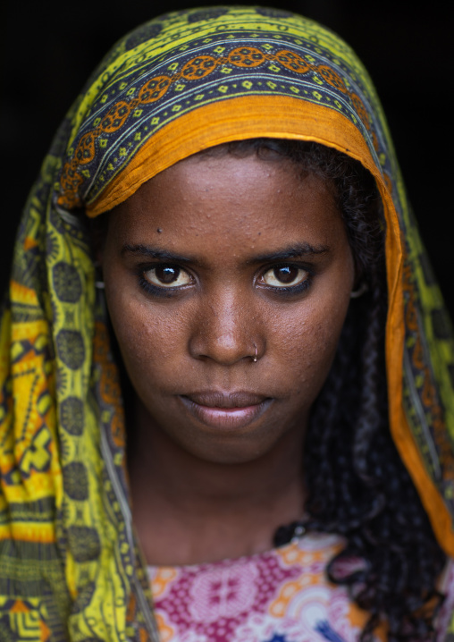 Portait of an afar tribe teenage girl, Afar Region, Afambo, Ethiopia