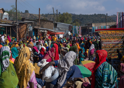 Crowd in a local market, Oromia, Kulubi, Ethiopia