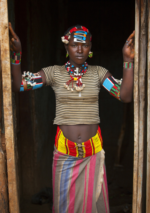 Tsemay tribewoman, Key afer, Omo valley, Ethiopia