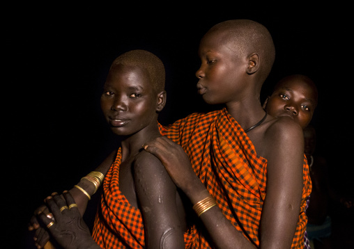 Bodi Tribe Teenagers Girls With Shaved Head, Hana Mursi, Omo Valley, Ethiopia