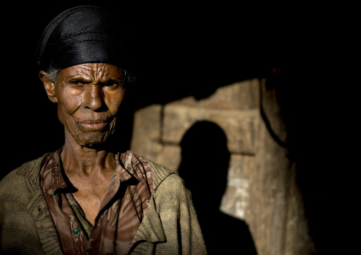 Portrait of an old and strong muslim woman, Hosanna, Ethiopia