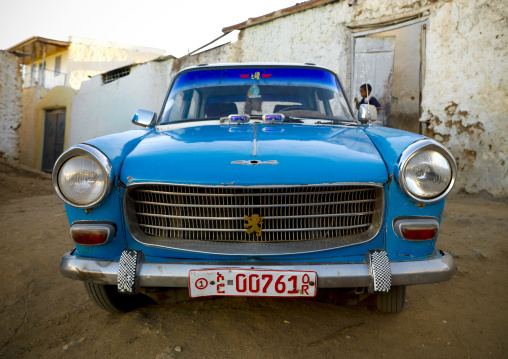 Old Peugeot 404 Taxi, Harar, Ethiopia