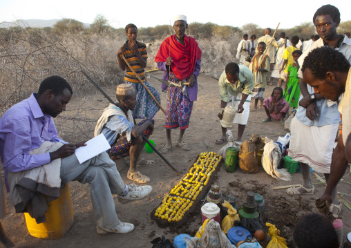 Karrayyu Tribe Man Listing The Gifts Offered To The Families For The Gadaaa Ceremony, Metahara, Ethiopia