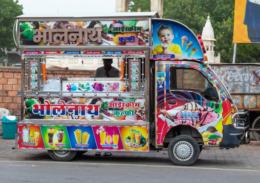 Ice cream and juices colorful truck, Rajasthan, Bikaner, India