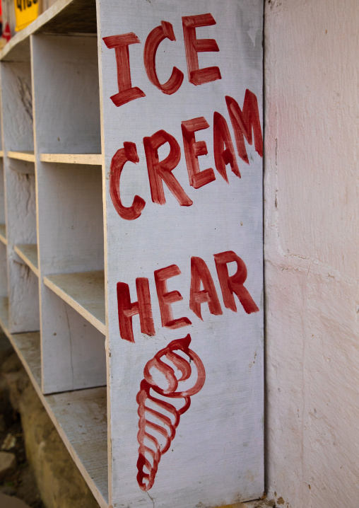 Ice cream sign with a spelling mistake, Rajasthan, Jaisalmer, India