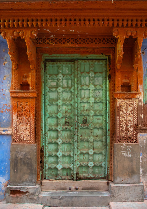 Green door of a haveli, Rajasthan, Jodhpur, India