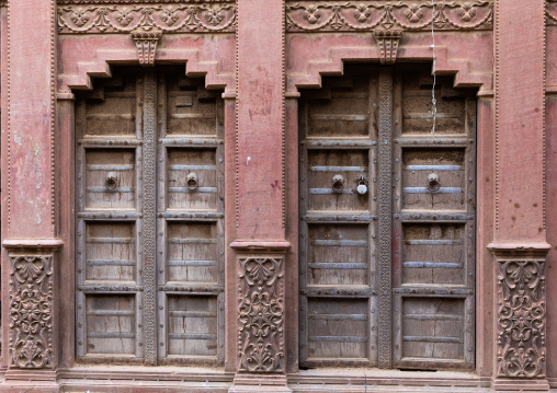 Beautiful wodden doors of a haveli in the old city, Rajasthan, Bikaner, India