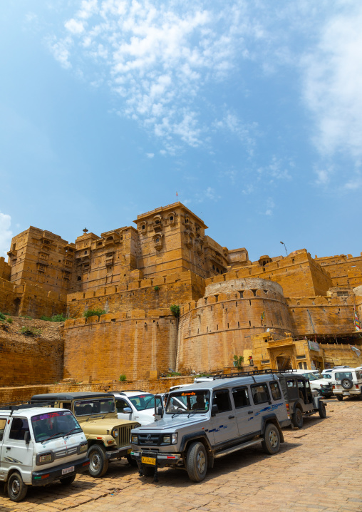 Tourists cars in front of Jaisalmer fort, Rajasthan, Jaisalmer, India