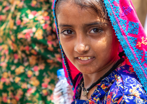 Portrait of a rajasthani girl in traditional sari, Rajasthan, Jaisalmer, India