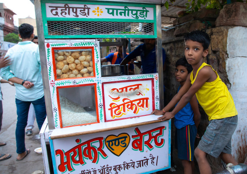 Panipuri for sale in the street, Rajasthan, Jodhpur, India