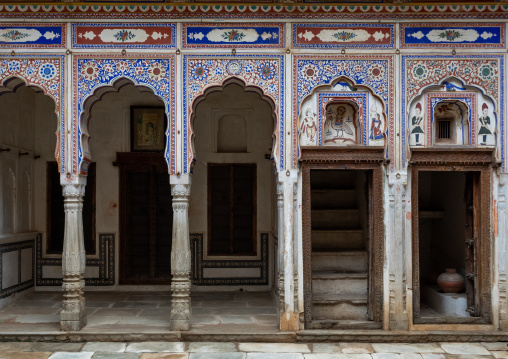 Old historic haveli arches, Rajasthan, Nawalgarh, India
