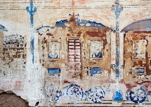 Wall paintings depicting indian people in a train on an old haveli, Rajasthan, Nawalgarh, India