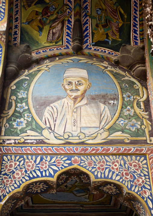 Wall paintings on an old haveli depicting an indian man, Rajasthan, Nawalgarh, India