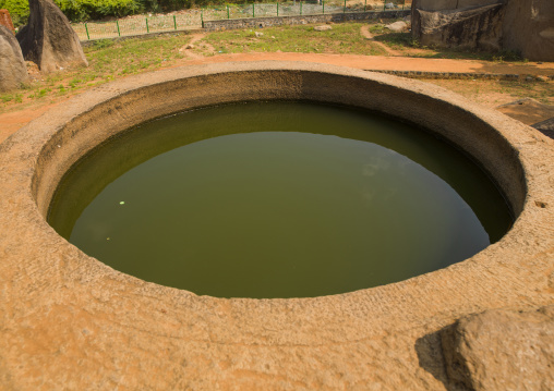 Round Rock Cut Water Pond At Trimurti Mandapam, Mahabalipuram, India