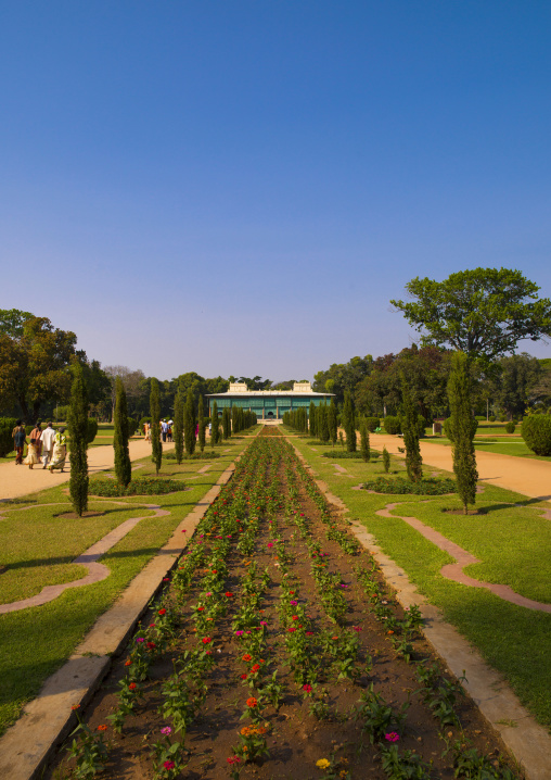 Dariya Daulat Palace Of The Muslim Sultan Tipu And Its Gardens, Srirangapatna, India