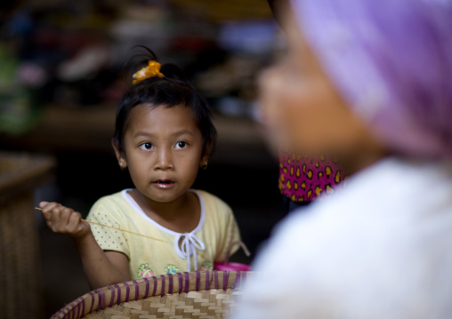 Javanese girl,   Indonesia