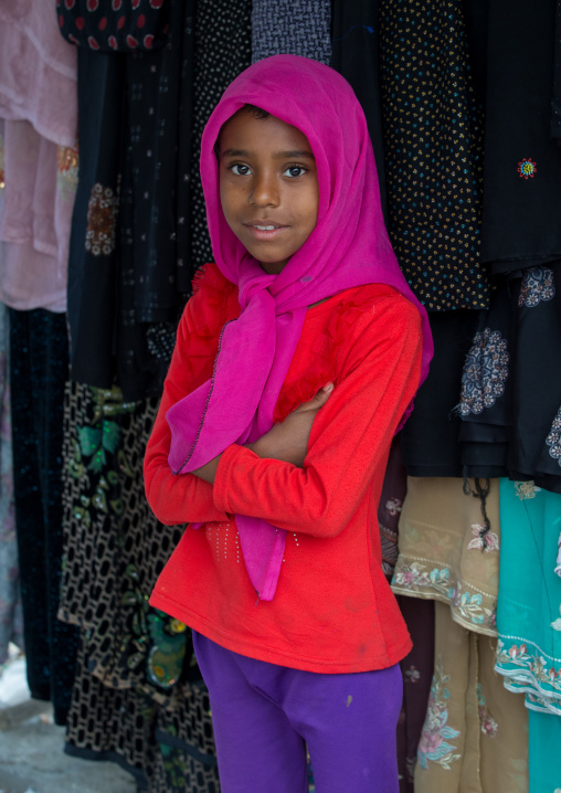 little girl in panjshambe bazar, Hormozgan, Minab, Iran
