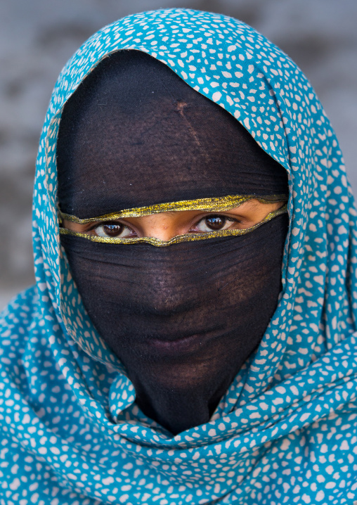 bandari woman with face covered at the panjshambe bazar thursday market, Hormozgan, Minab, Iran