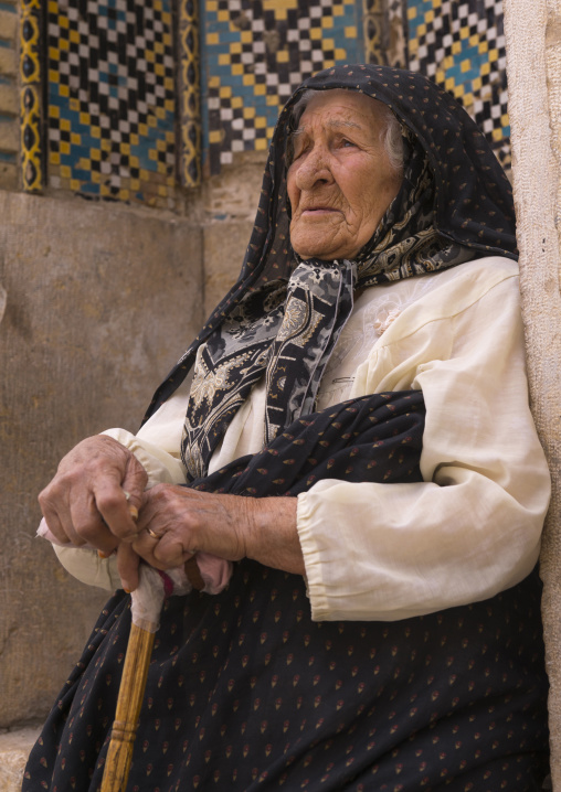 Old woman, Fars province, Shiraz, Iran