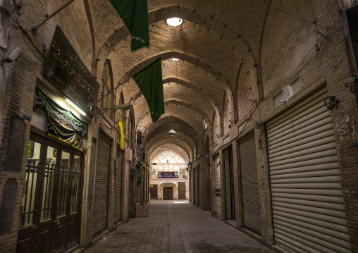 Empty bazaar, Isfahan province, Kashan, Iran